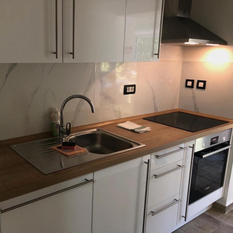 Lumbrela Apartments 스타리그라드 파클레니차 외부 사진